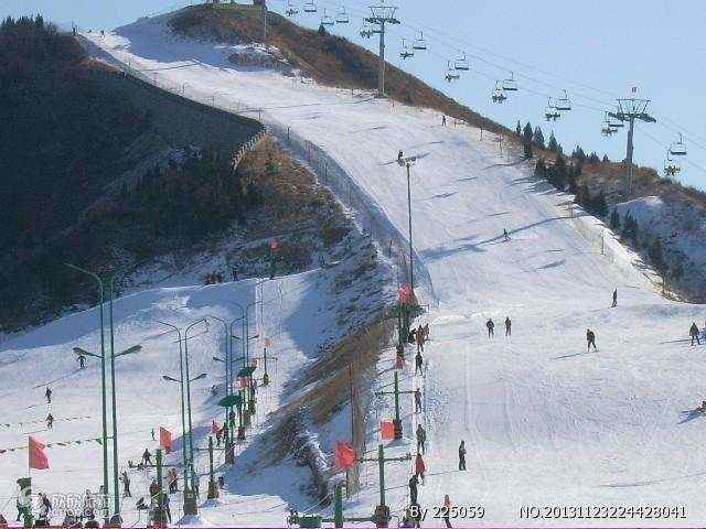 北京莲花山滑雪场怎么样_北京莲花山滑雪场怎么去_北京莲花山滑雪场